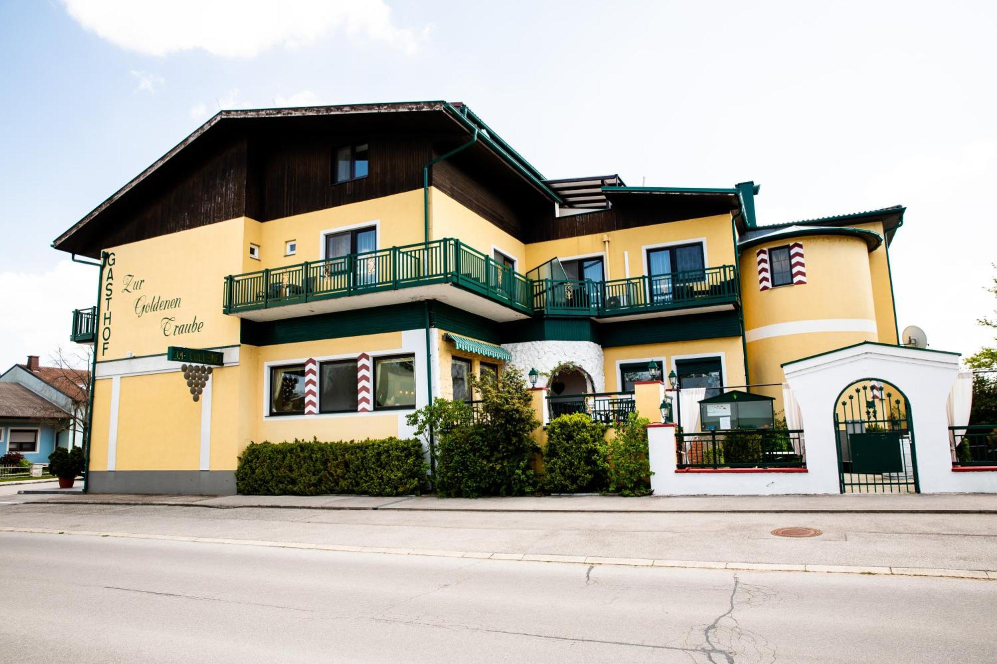 Landgasthof Zur Goldenen Traube 포돌스돌프앰씨 외부 사진